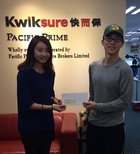 Calvin Li accepts his grant